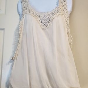 Imaginary Voyage cream sleeveless blosson top